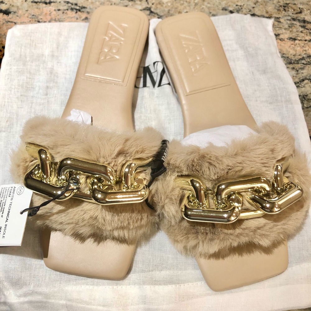 Zara stone grey low heel faux fur sandals with chain buckle - Picture 6 of 8